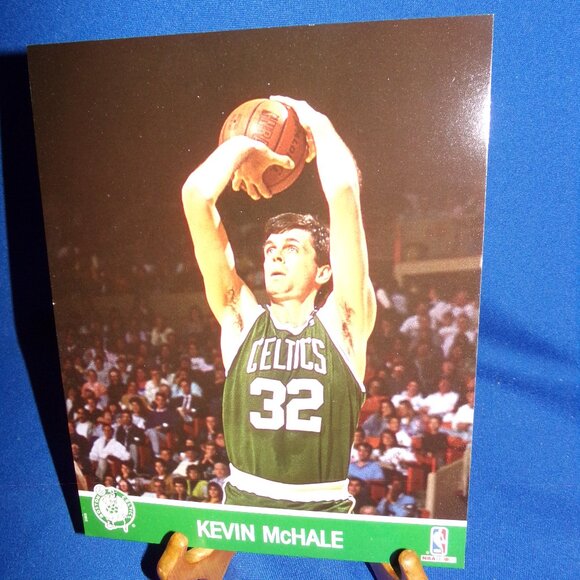 Vintage OFFICIAL NBA HOOPS BASKETBALL PRINT KEVIN McHALE - BOSTON CELTICS 1991 - Picture 1 of 4